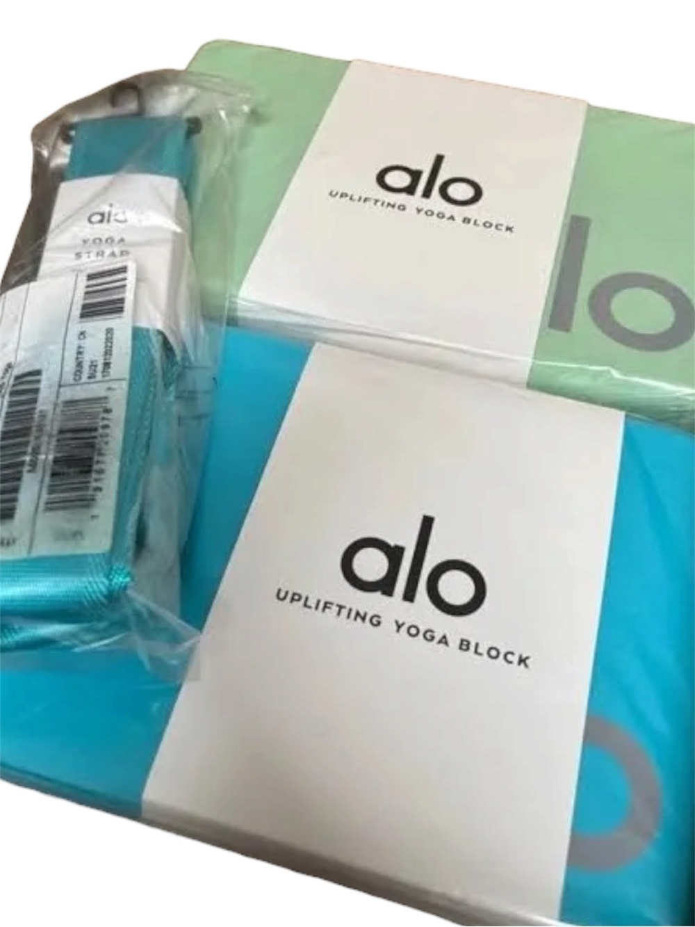 Alo Uplifting Yoga Blocks + Yoga Strap